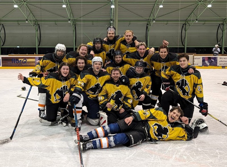 foto van het ijshockey de stallions van de studenten vereneging Studs uit enschede